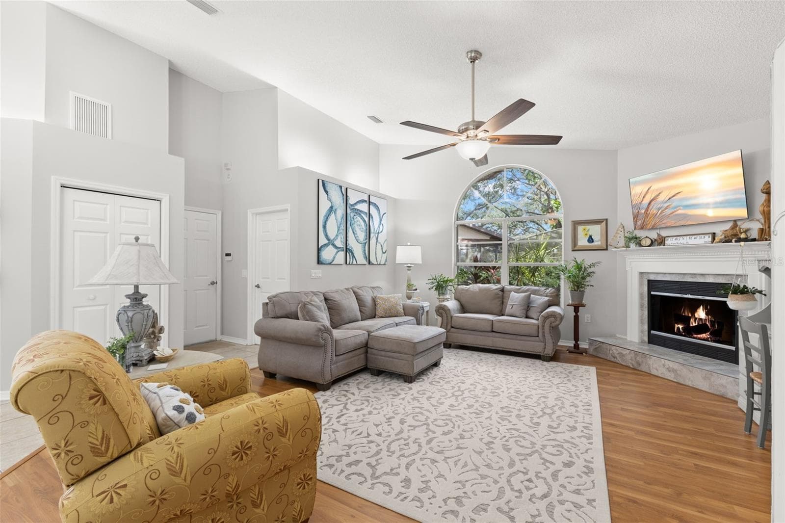 Family Room - 3734 THORNBUSH LN, NEW PORT RICHEY