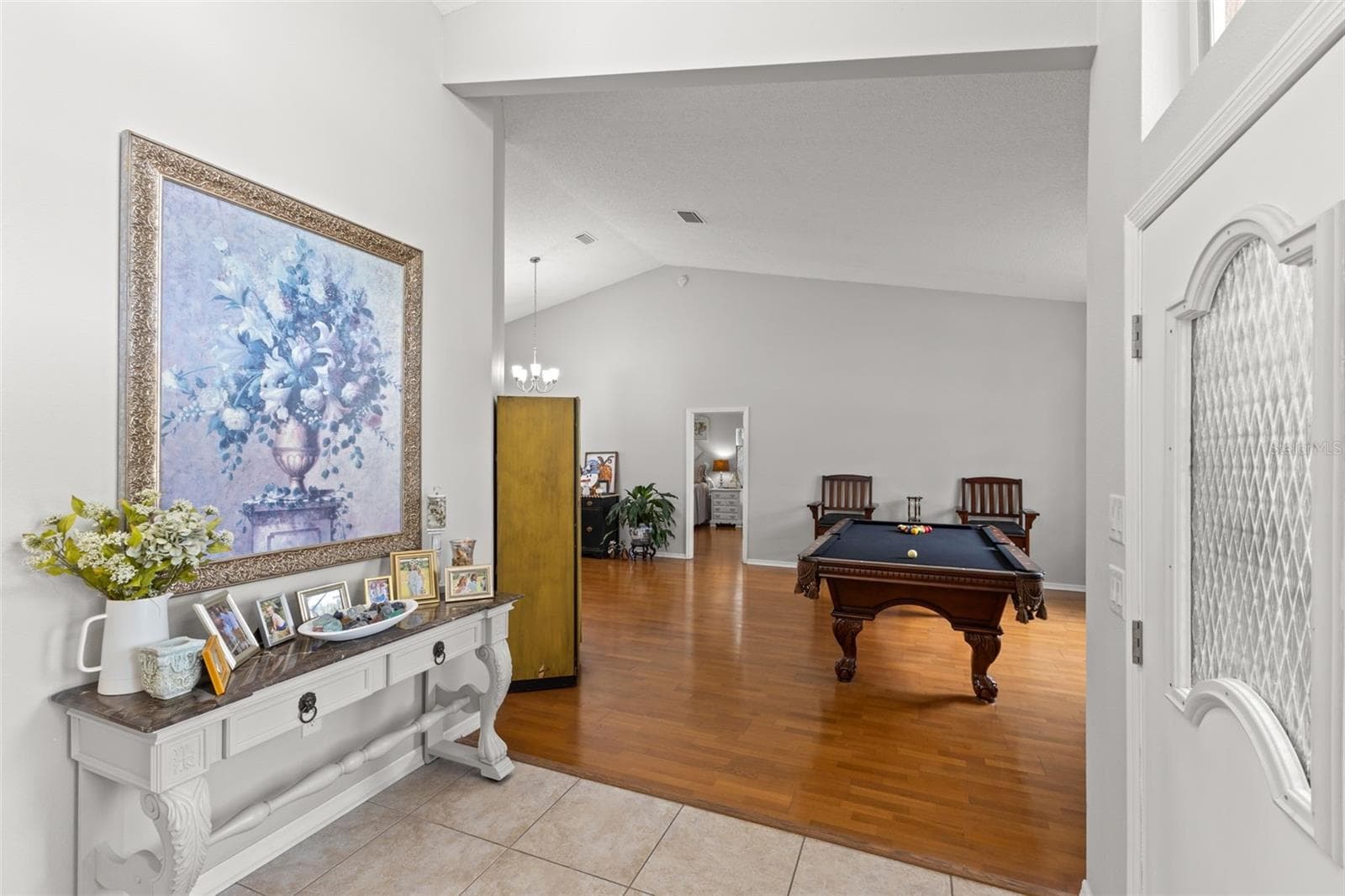 Entrance way looking towards possible formal living room - 3734 THORNBUSH LN, NEW PORT RICHEY