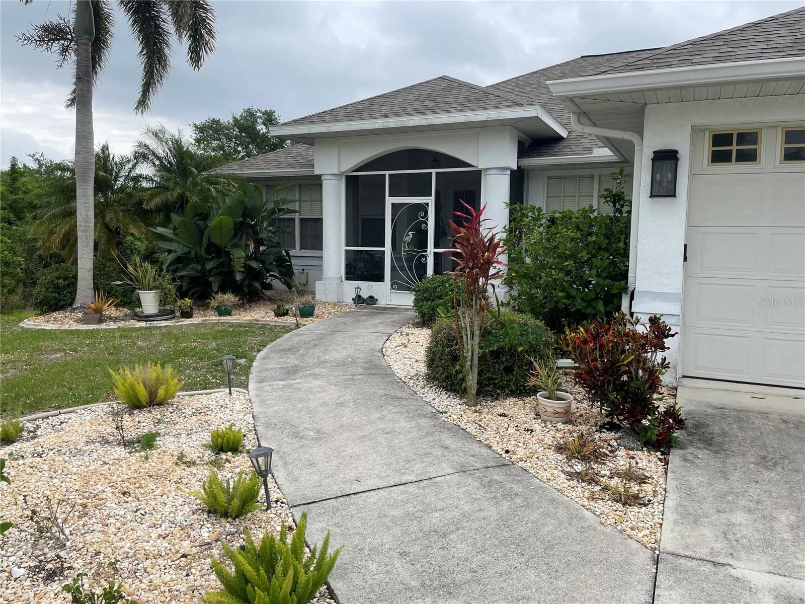 WALKWAY - 18029 OHARA DR, PORT CHARLOTTE
