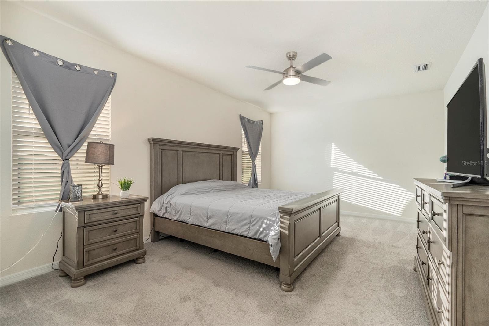 Single Family Residence at 9319 FORGE BREEZE LOOP, WESLEY CHAPEL, photo 18 of 45
