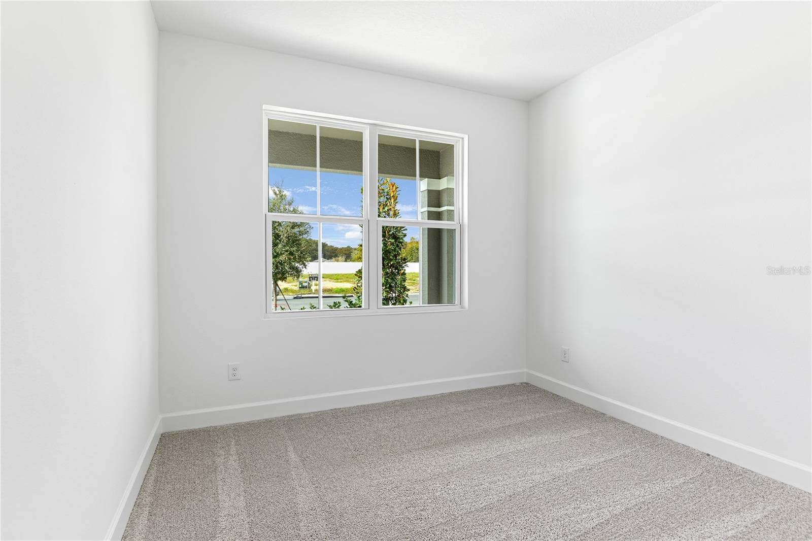 Single Family Residence at 178 BLUE STAR CT, TAVARES, photo 4 of 20