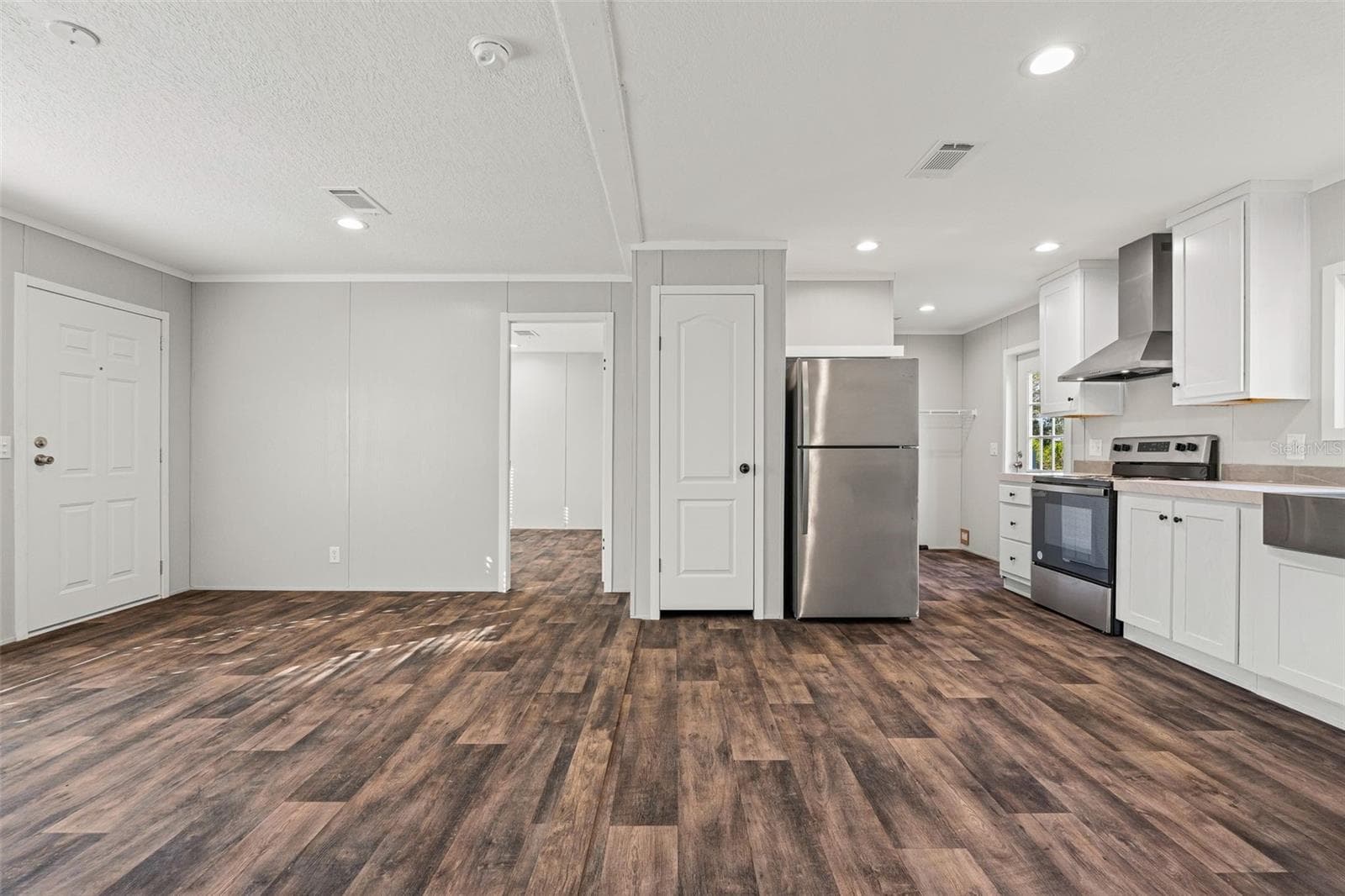 Manufactured Home at 8432 SWEDEN BLVD, PUNTA GORDA, photo 8 of 23