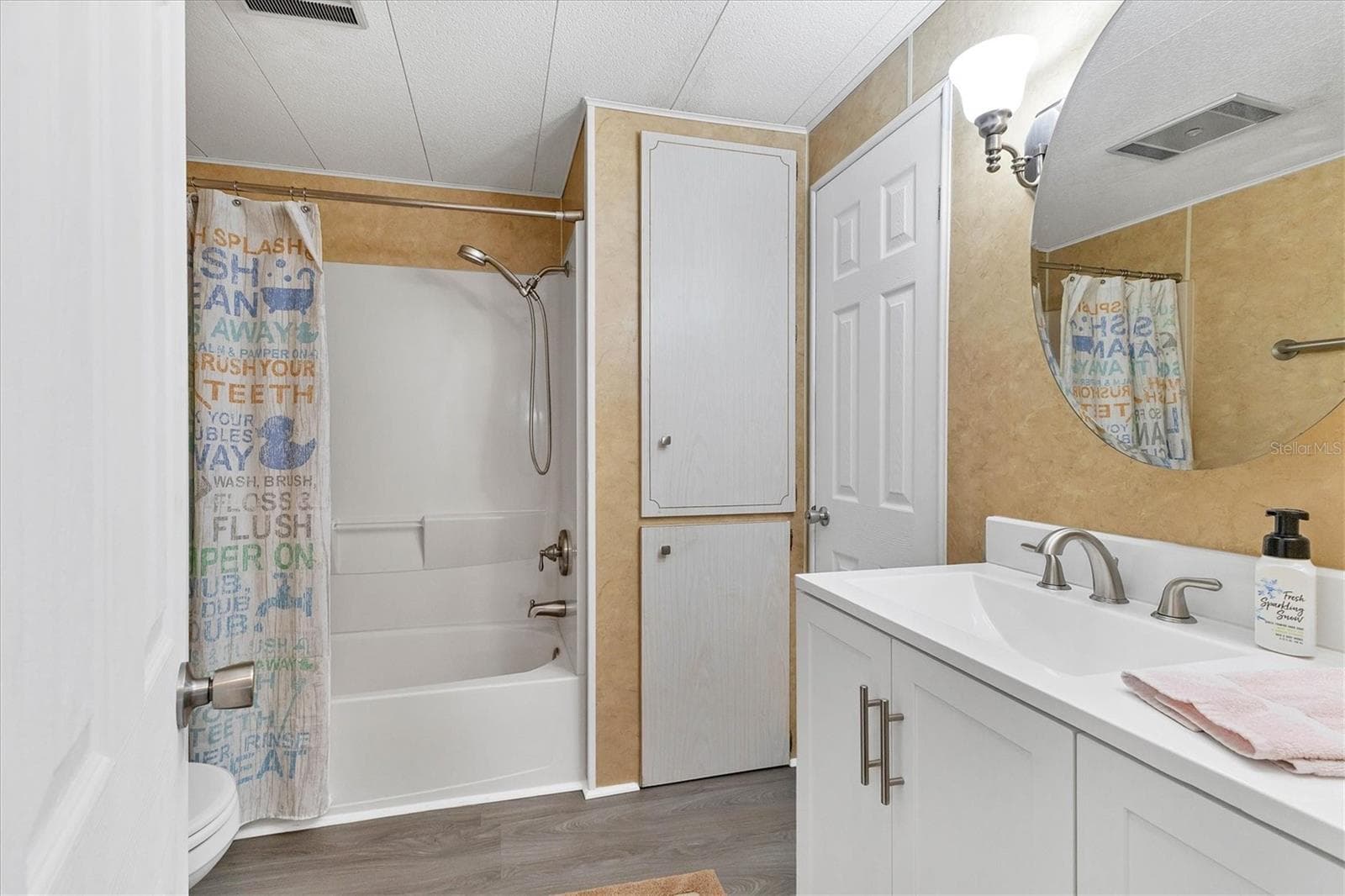 Second Primary Bathroom - 1212 45TH AVE E, ELLENTON