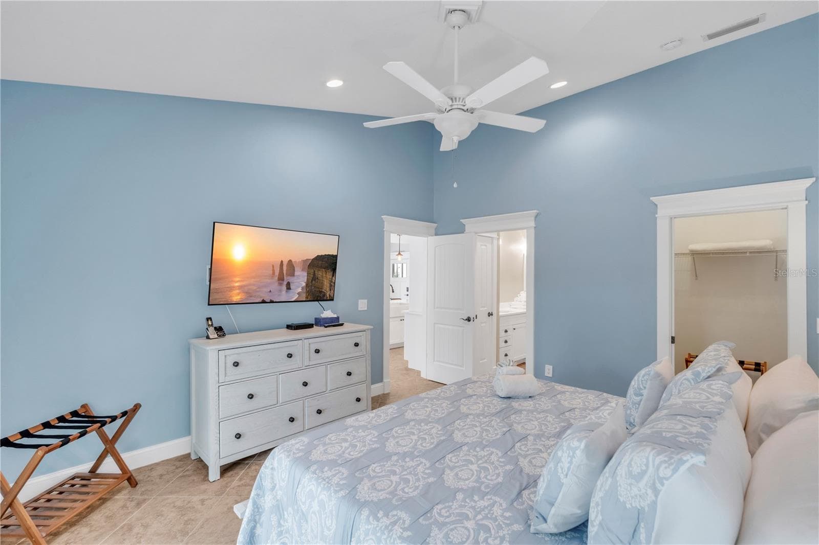 Single Family Residence at 302 67TH ST, HOLMES BEACH, photo 21 of 40