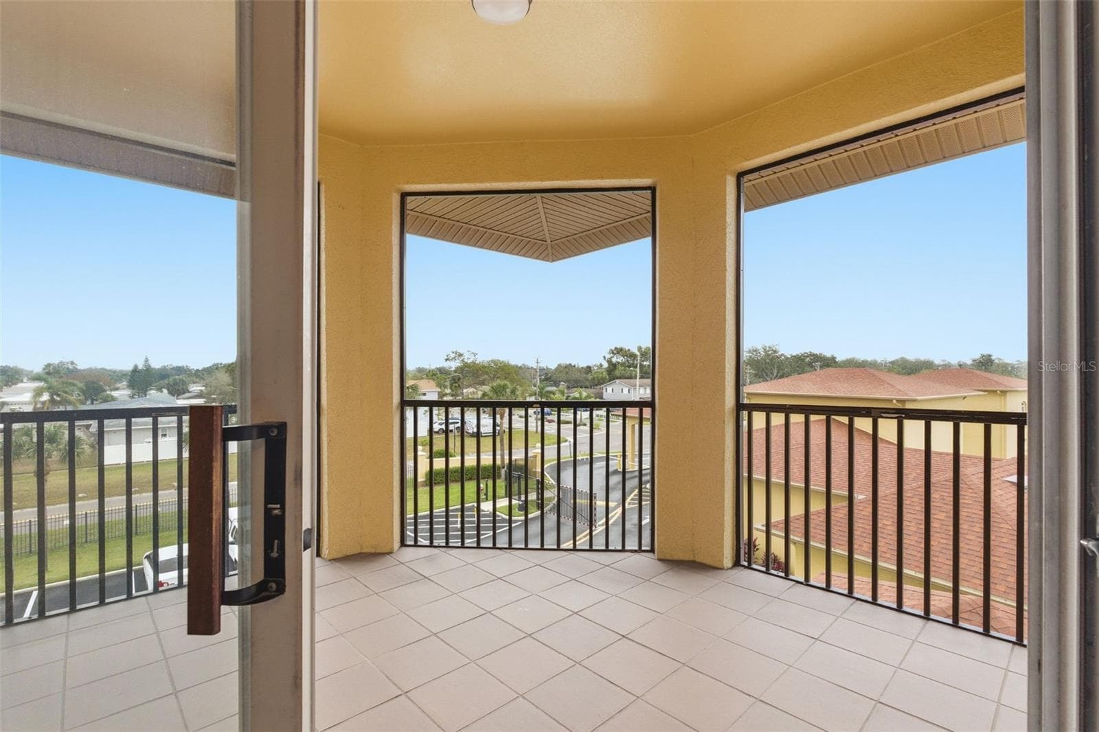 Condominium at 4345 BAYSIDE VILLAGE DR #302, TAMPA, photo 35 of 68