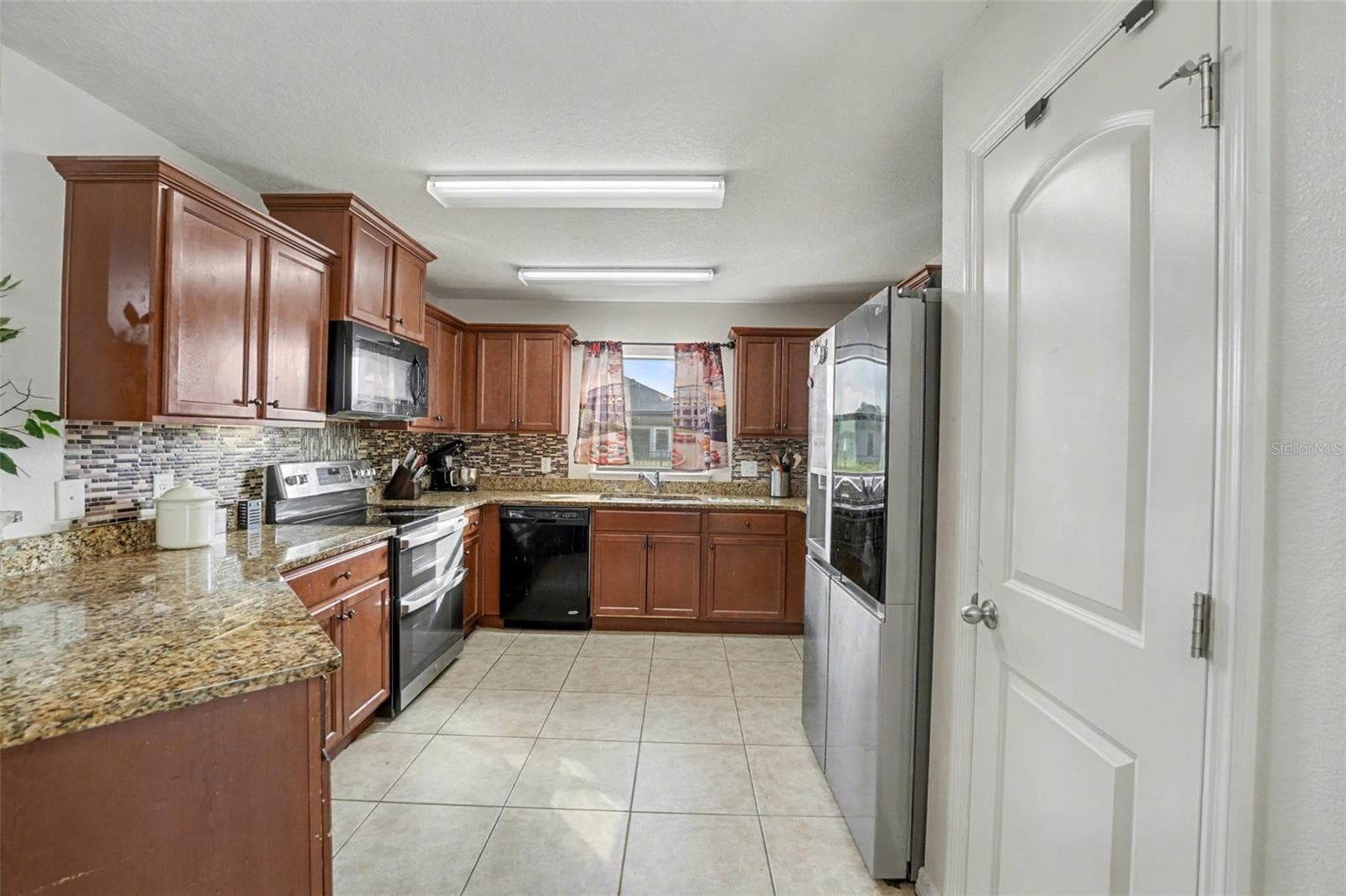Single Family Residence at 5630 ELSINORE WAY, LAKELAND, photo 11 of 36