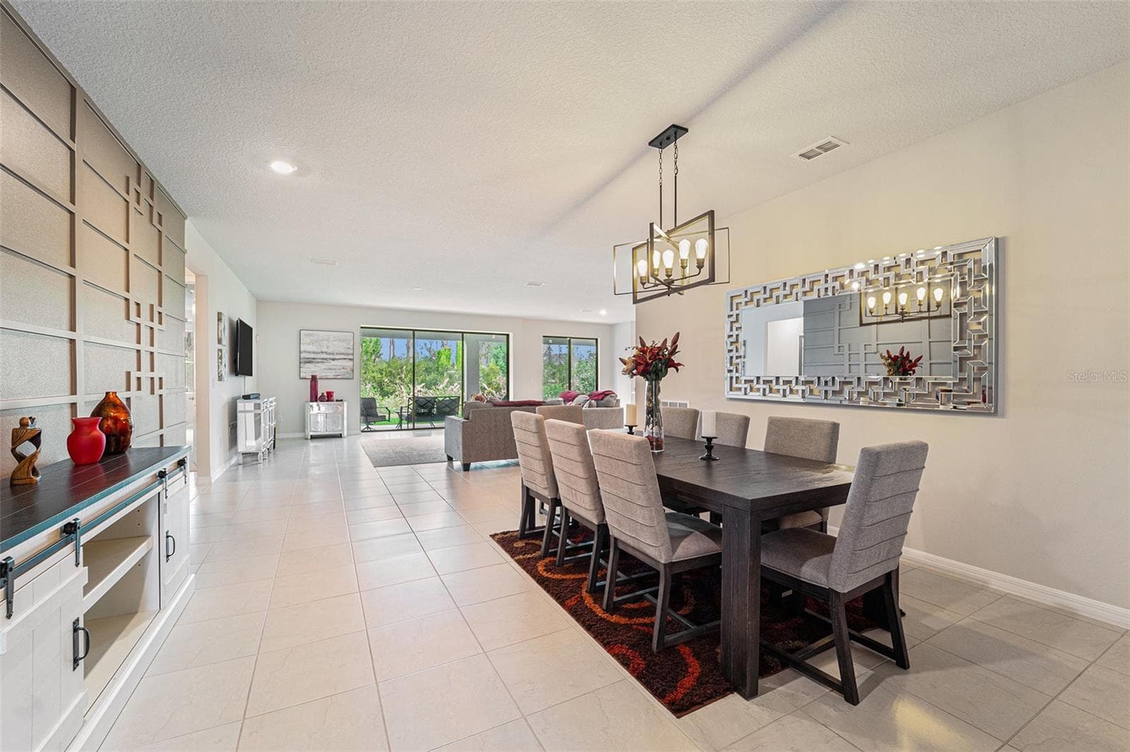 Single Family Residence at 19206 BRIARBROOK DR, TAMPA, photo 18 of 39