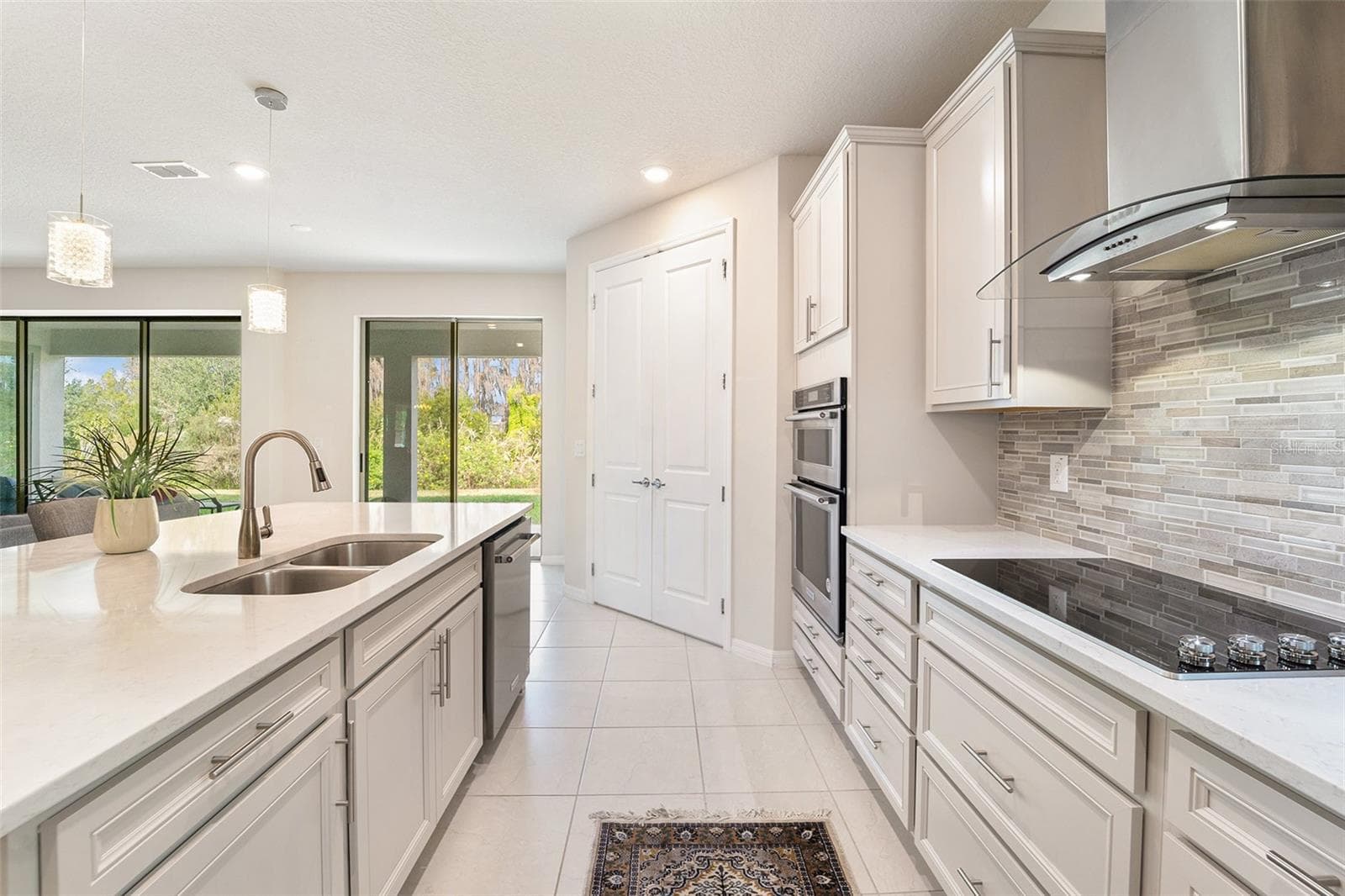 Single Family Residence at 19206 BRIARBROOK DR, TAMPA, photo 22 of 39
