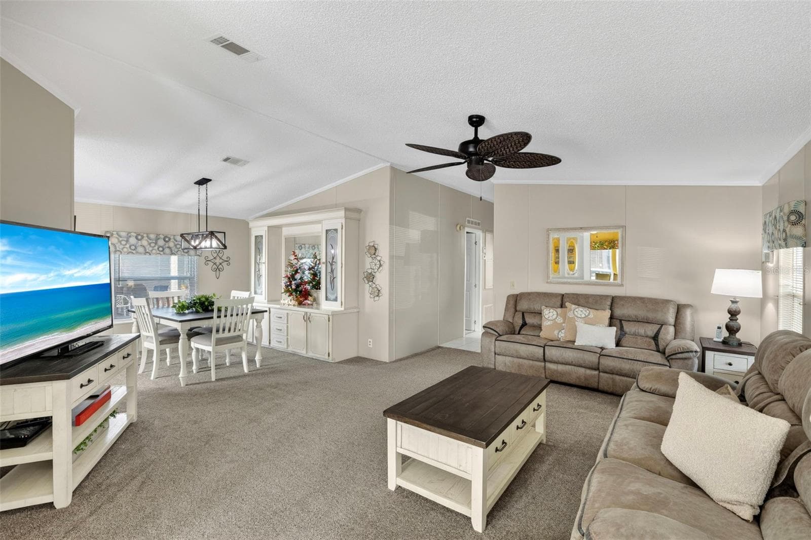 Manufactured Home at 512 LA PLAYA CIR, NORTH PORT, photo 15 of 77