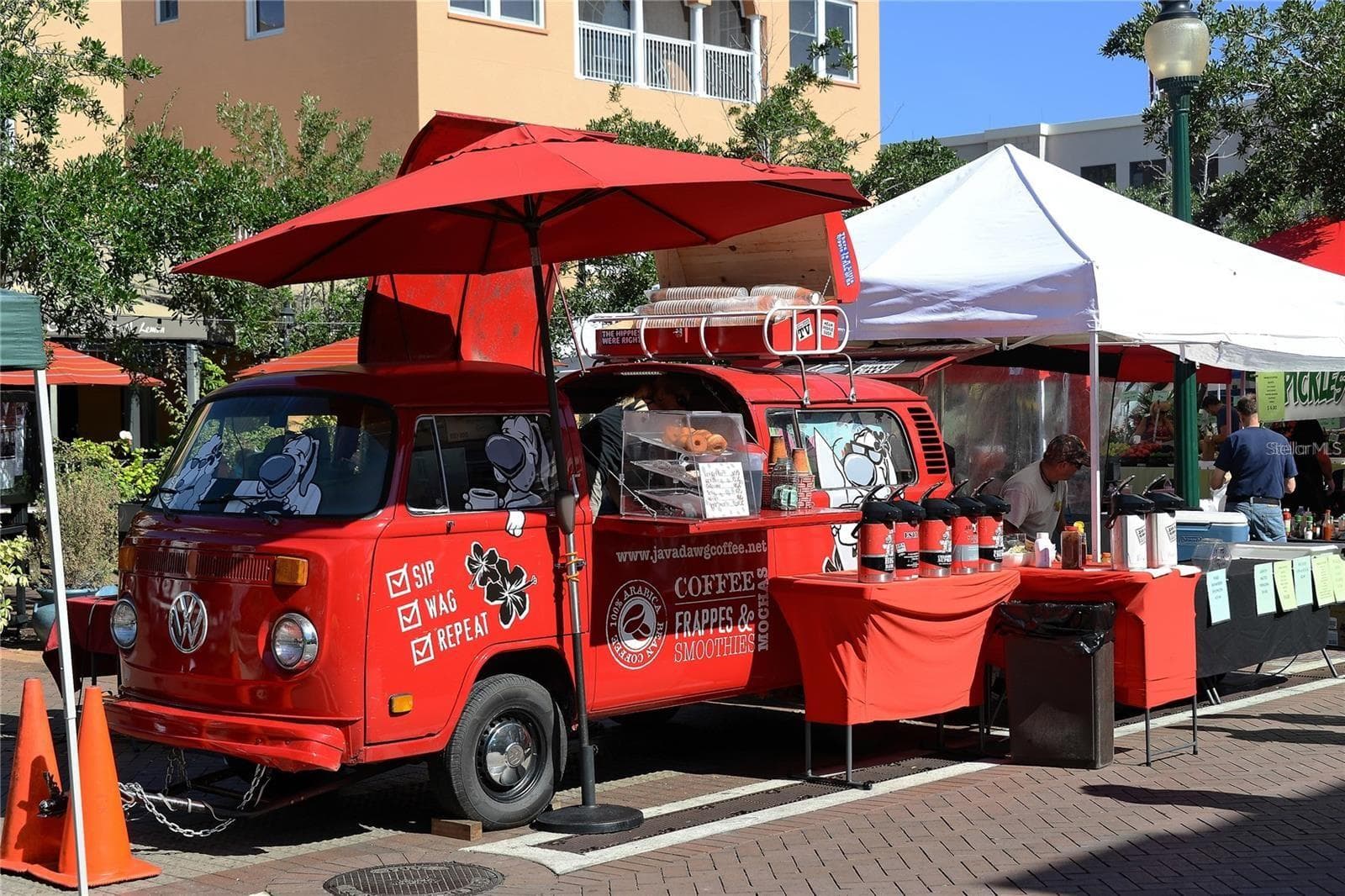 Just steps from Mira Mar, Sarasota's beloved Farmers Market comes to life each weekend-offering fresh local produce, artisan goods, and the vibrant energy of downtown. - 65 S PALM AVE #1503, SARASOTA