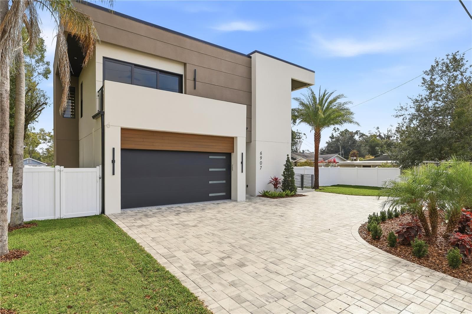Single Family Residence at 6907 N BOULEVARD, TAMPA, photo 4 of 91