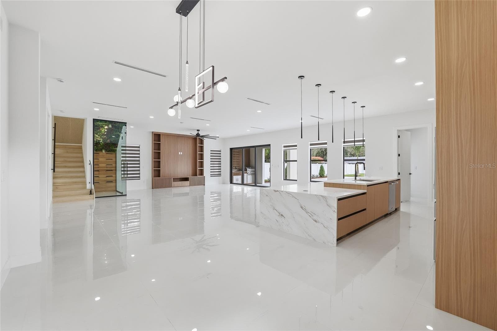 Single Family Residence at 6907 N BOULEVARD, TAMPA, photo 9 of 91