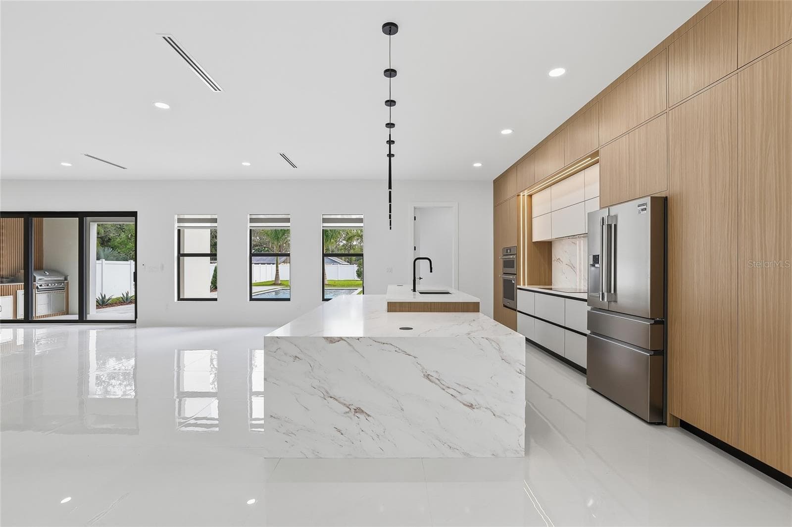 Single Family Residence at 6907 N BOULEVARD, TAMPA, photo 10 of 91
