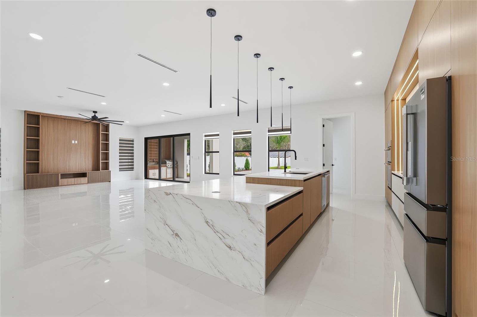 Single Family Residence at 6907 N BOULEVARD, TAMPA, photo 14 of 91