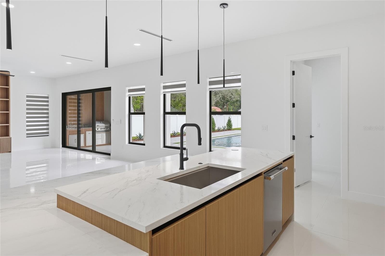 Single Family Residence at 6907 N BOULEVARD, TAMPA, photo 18 of 91