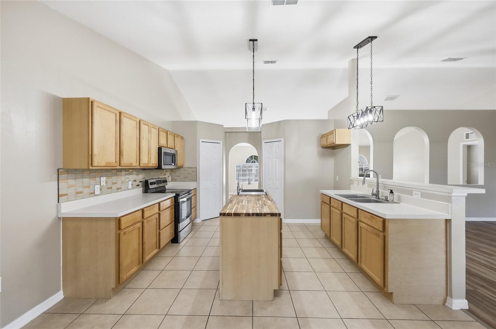 Single Family Residence at 539 GRANITE CIR, CHULUOTA, photo 20 of 58