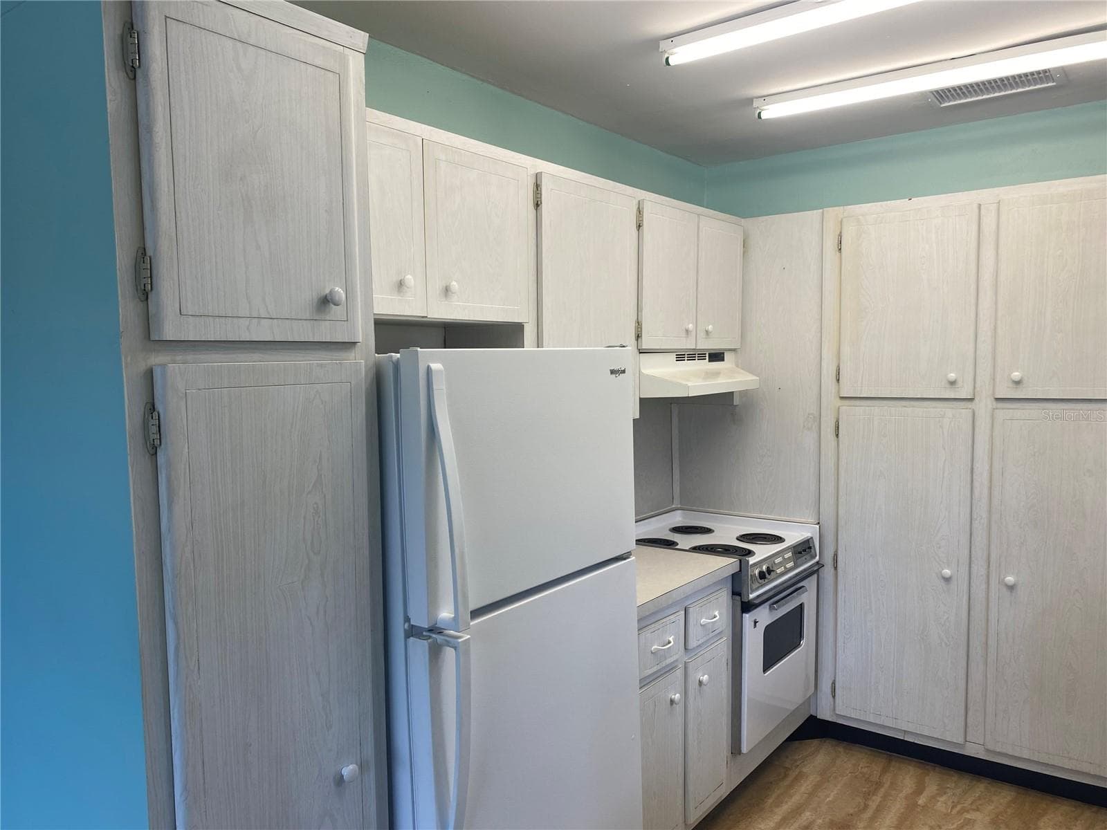 KITCHEN - 11224 82ND AVE #210, SEMINOLE