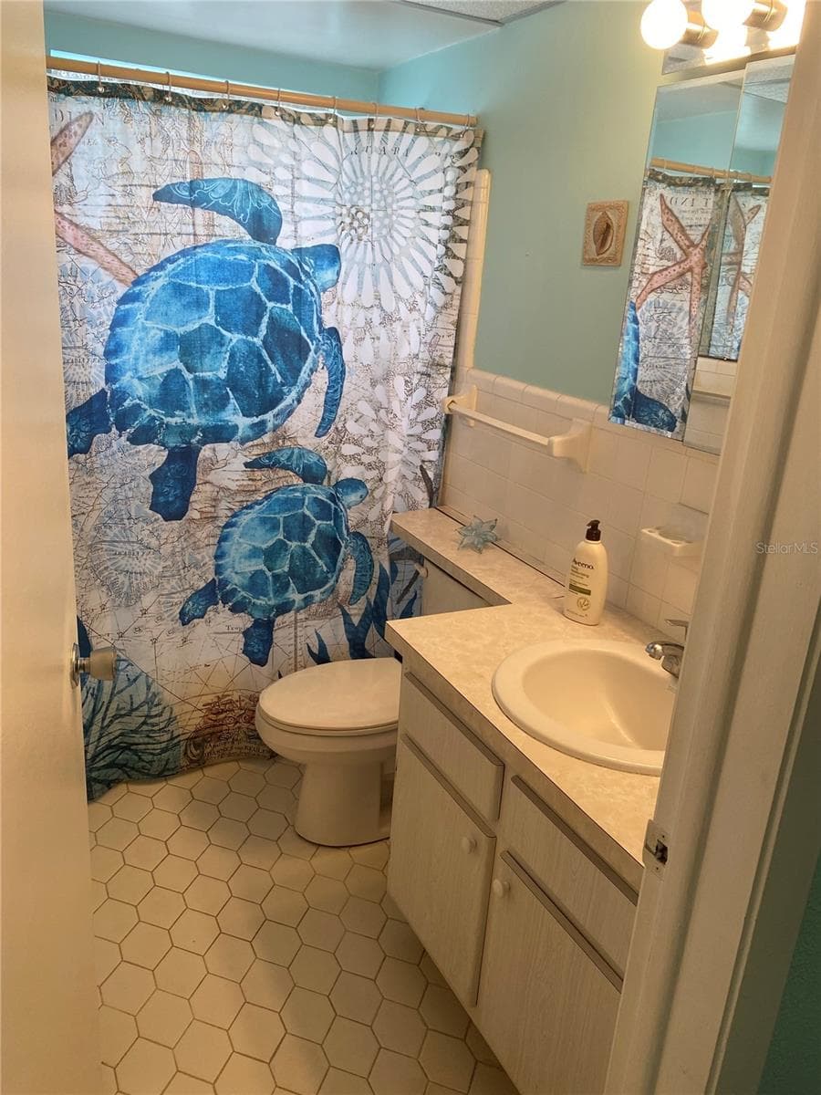 HALLWAY BATHROOM - 11224 82ND AVE #210, SEMINOLE