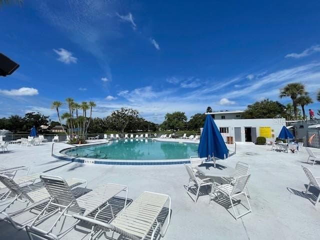 HEATED POOL - 11224 82ND AVE #210, SEMINOLE