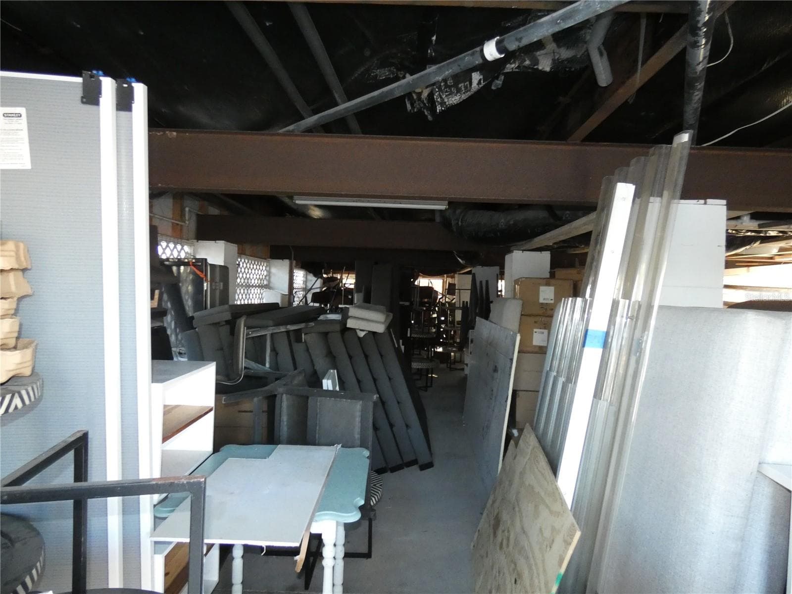 Very large garage area. - 6814 GULL LN, HUDSON
