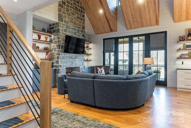 Single Family Residence at Sylva, photo 5 of 48