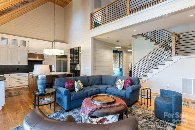 Single Family Residence at Sylva, photo 7 of 48