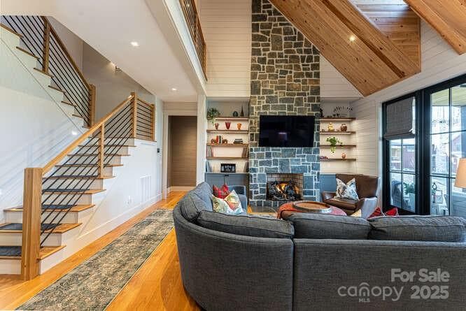 Single Family Residence at Sylva, photo 18 of 48