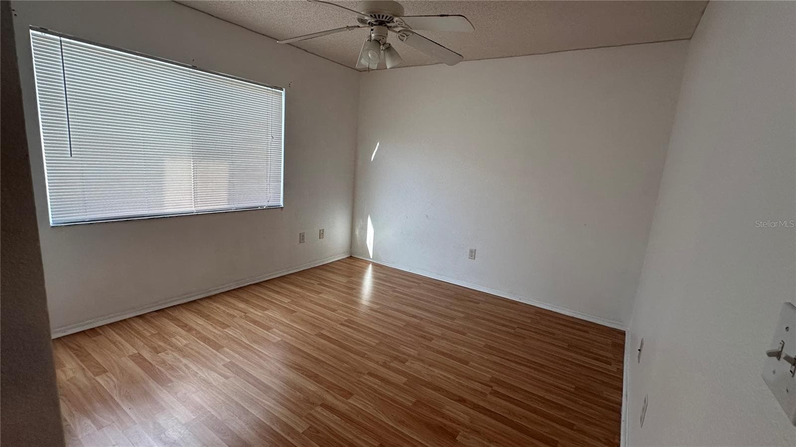Townhouse at 2030 FLUORSHIRE DR, BRANDON, photo 7 of 13