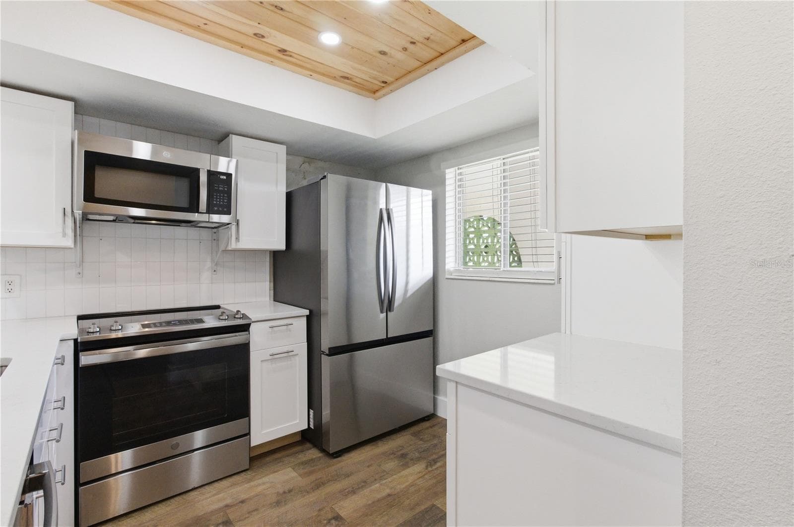 Condominium at 3500 BENEVA RD #307, SARASOTA, photo 6 of 21