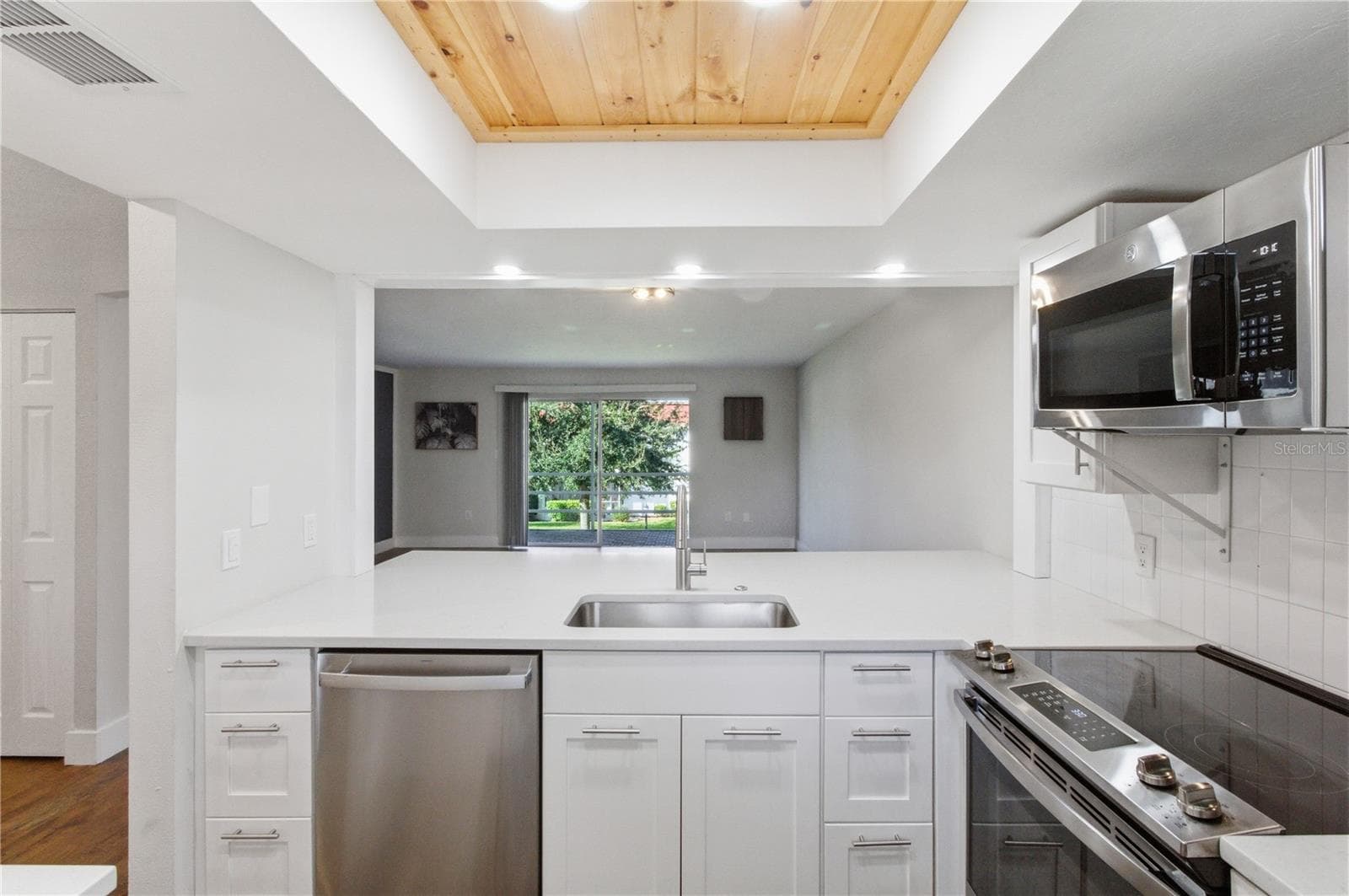 Condominium at 3500 BENEVA RD #307, SARASOTA, photo 8 of 21