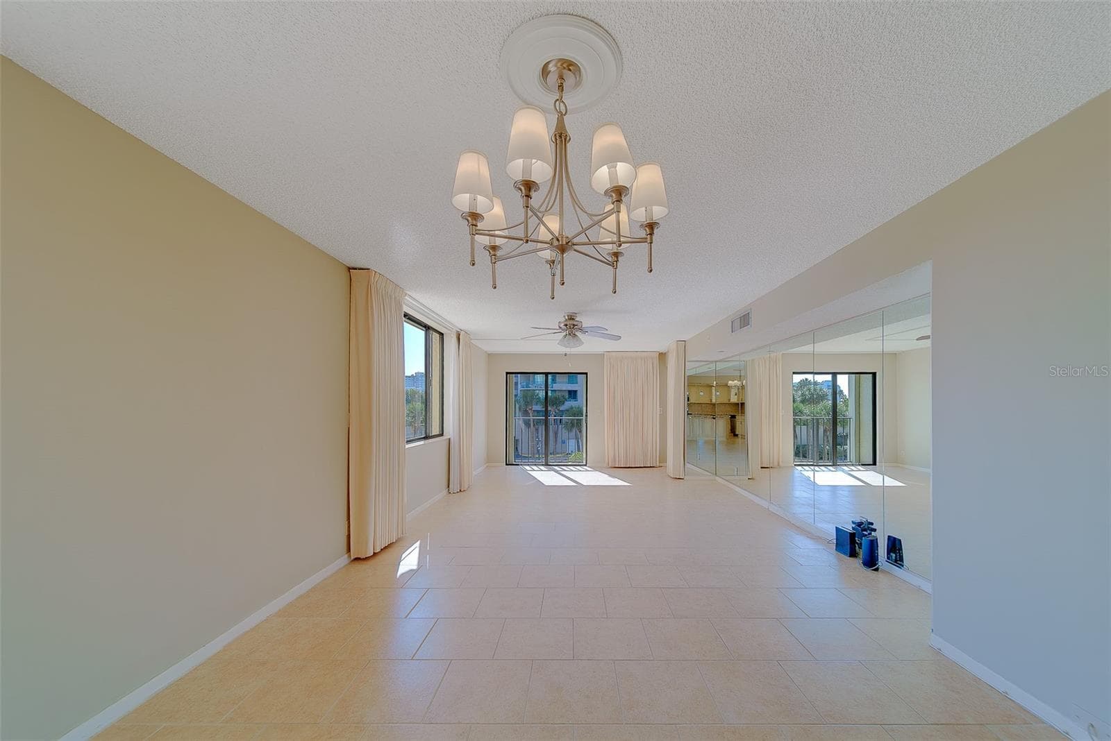 Living space reverse angle - 1480 GULF BLVD #201, CLEARWATER BEACH
