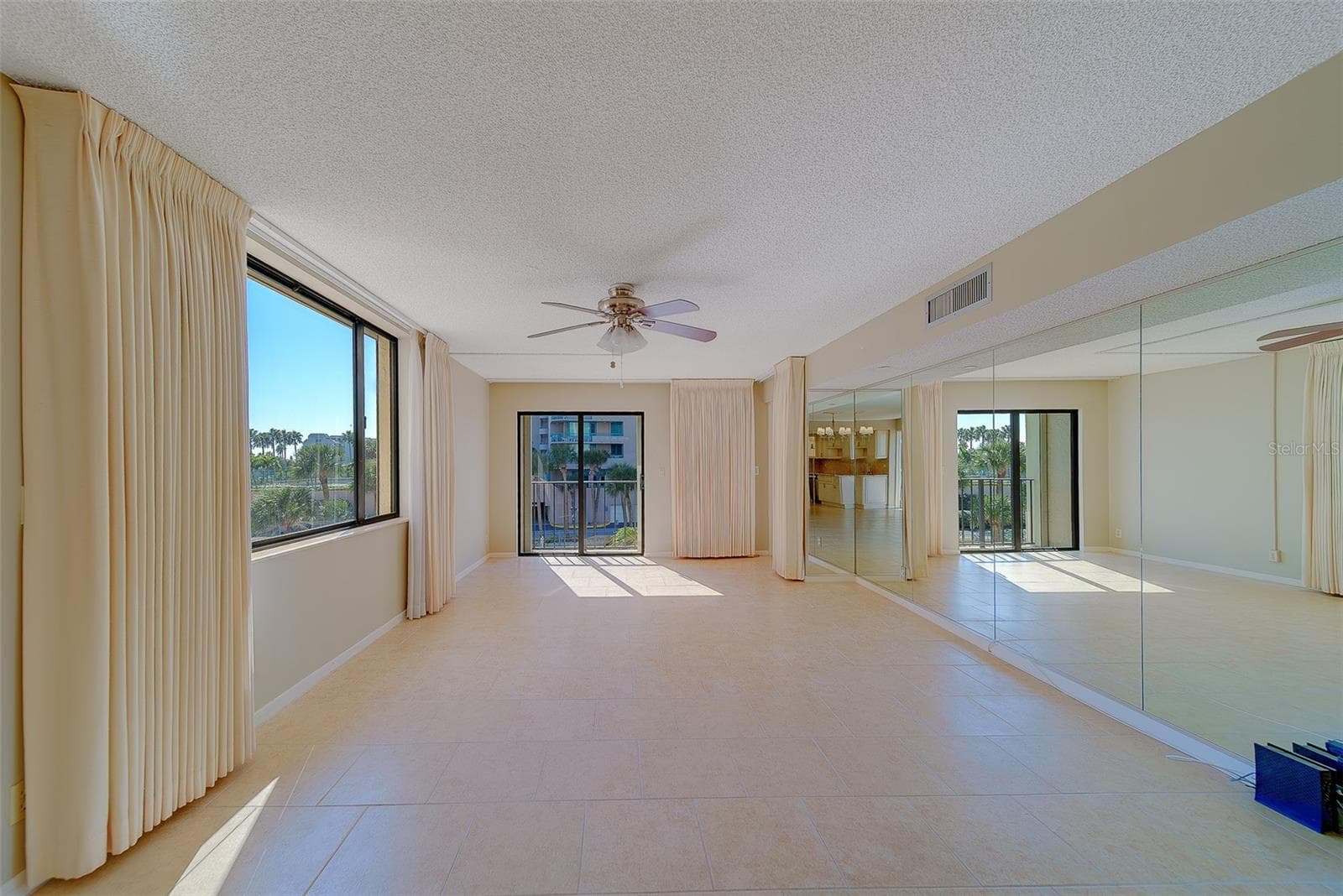 Light and Bright - 1480 GULF BLVD #201, CLEARWATER BEACH