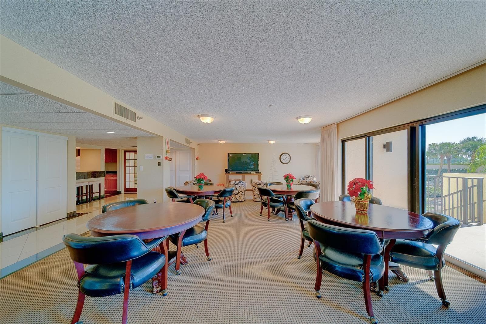Clubhouse gathering area - 1480 GULF BLVD #201, CLEARWATER BEACH