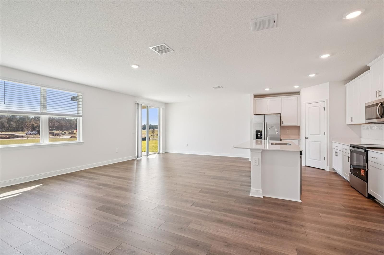 Single Family Residence at 851 SUNSHOWER DR, LADY LAKE, photo 10 of 31
