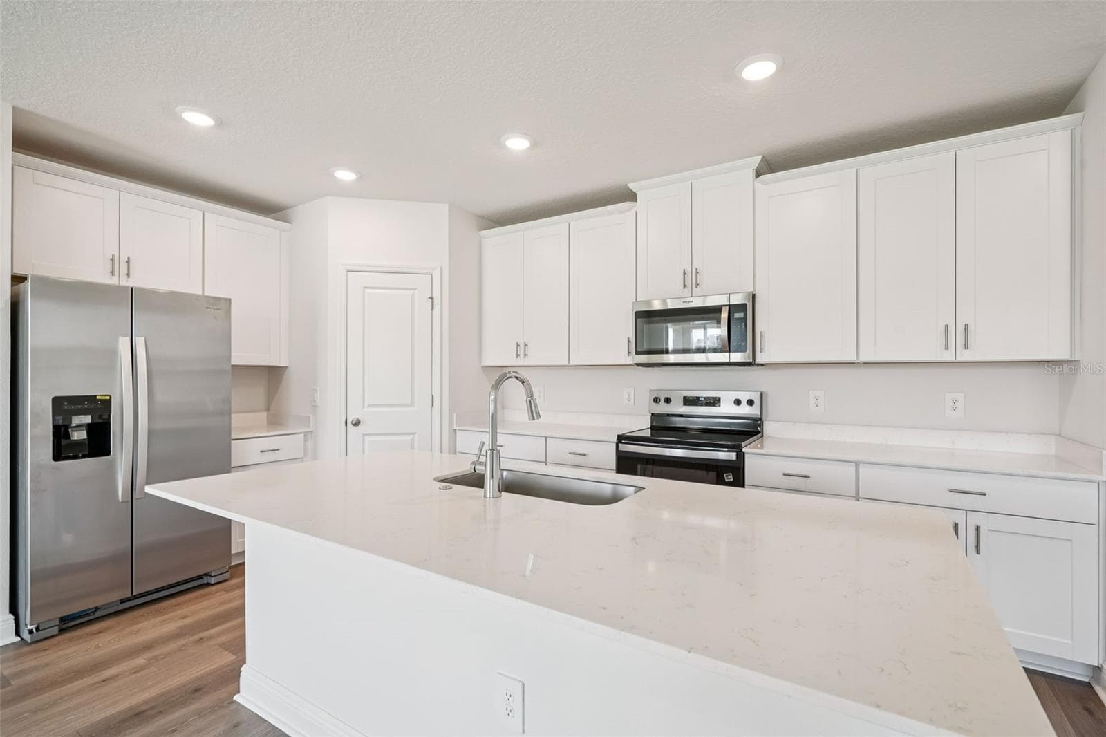 Single Family Residence at 851 SUNSHOWER DR, LADY LAKE, photo 11 of 31