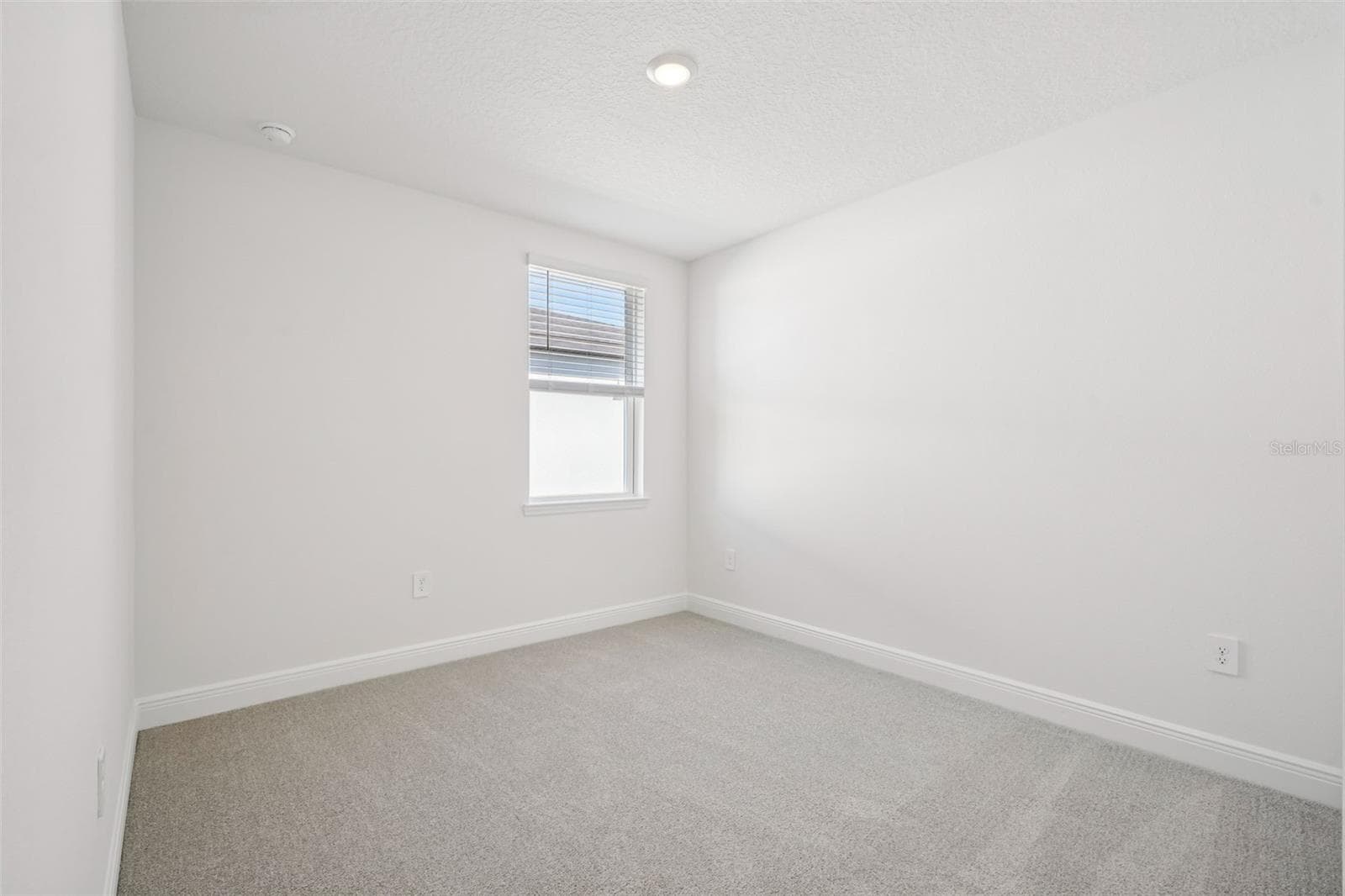 Single Family Residence at 851 SUNSHOWER DR, LADY LAKE, photo 17 of 31