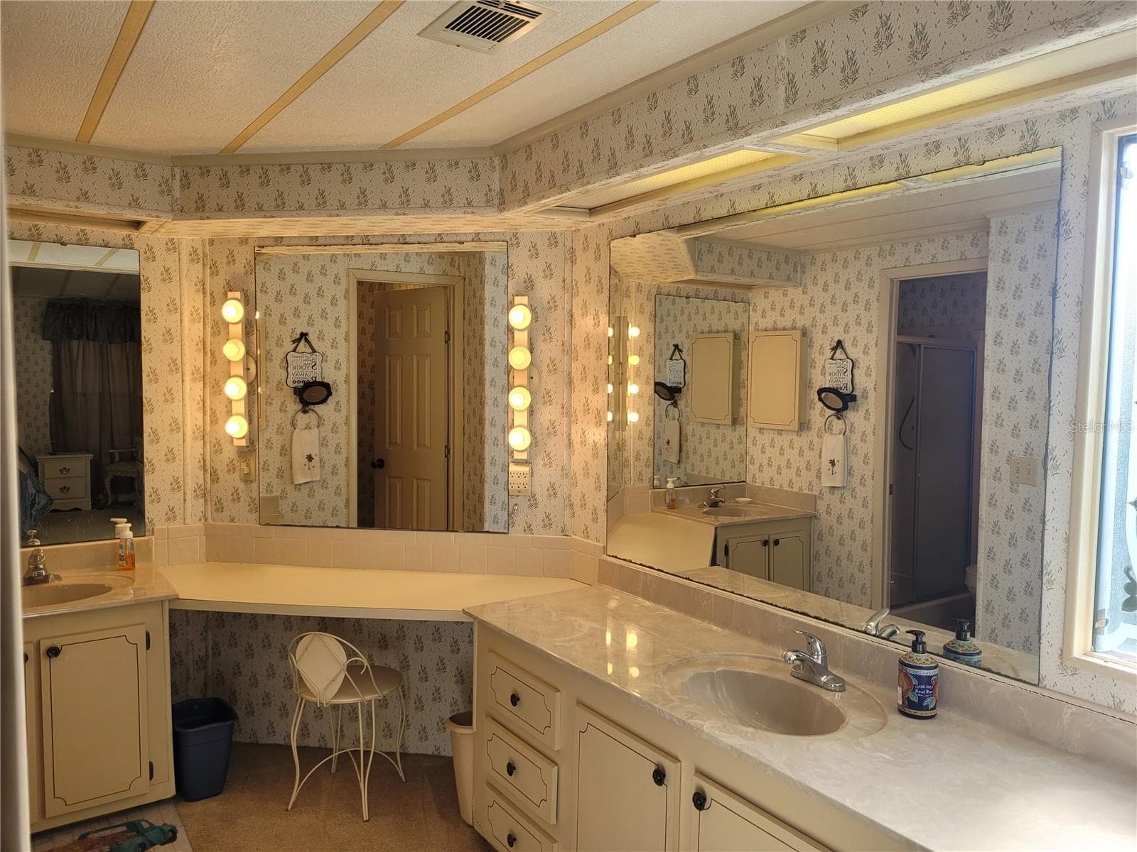 Primary Bathroom - 3027 GALAXY LN, LAKELAND