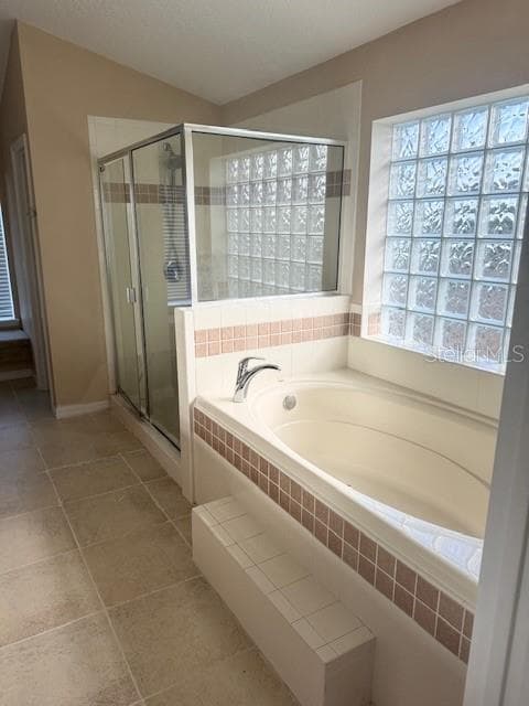 PRIMARY BATH & SHOWER - 386 HAVERSHAM RD, DELTONA