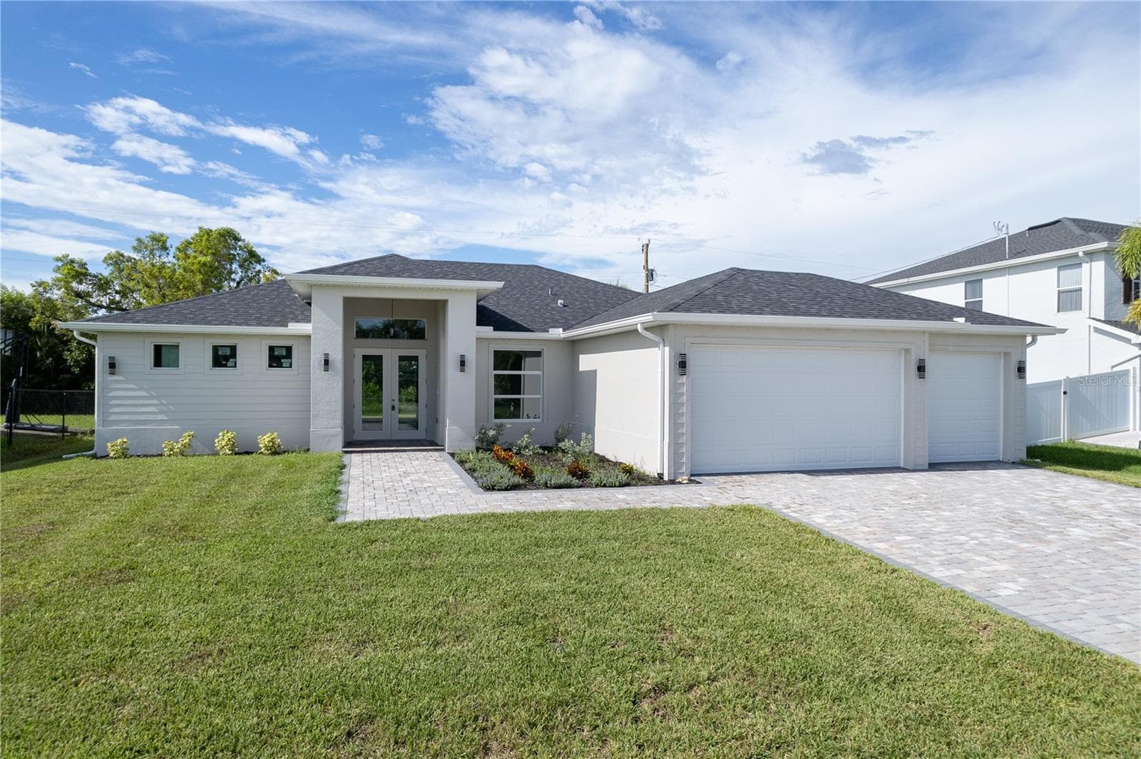 521 NW 5TH ST