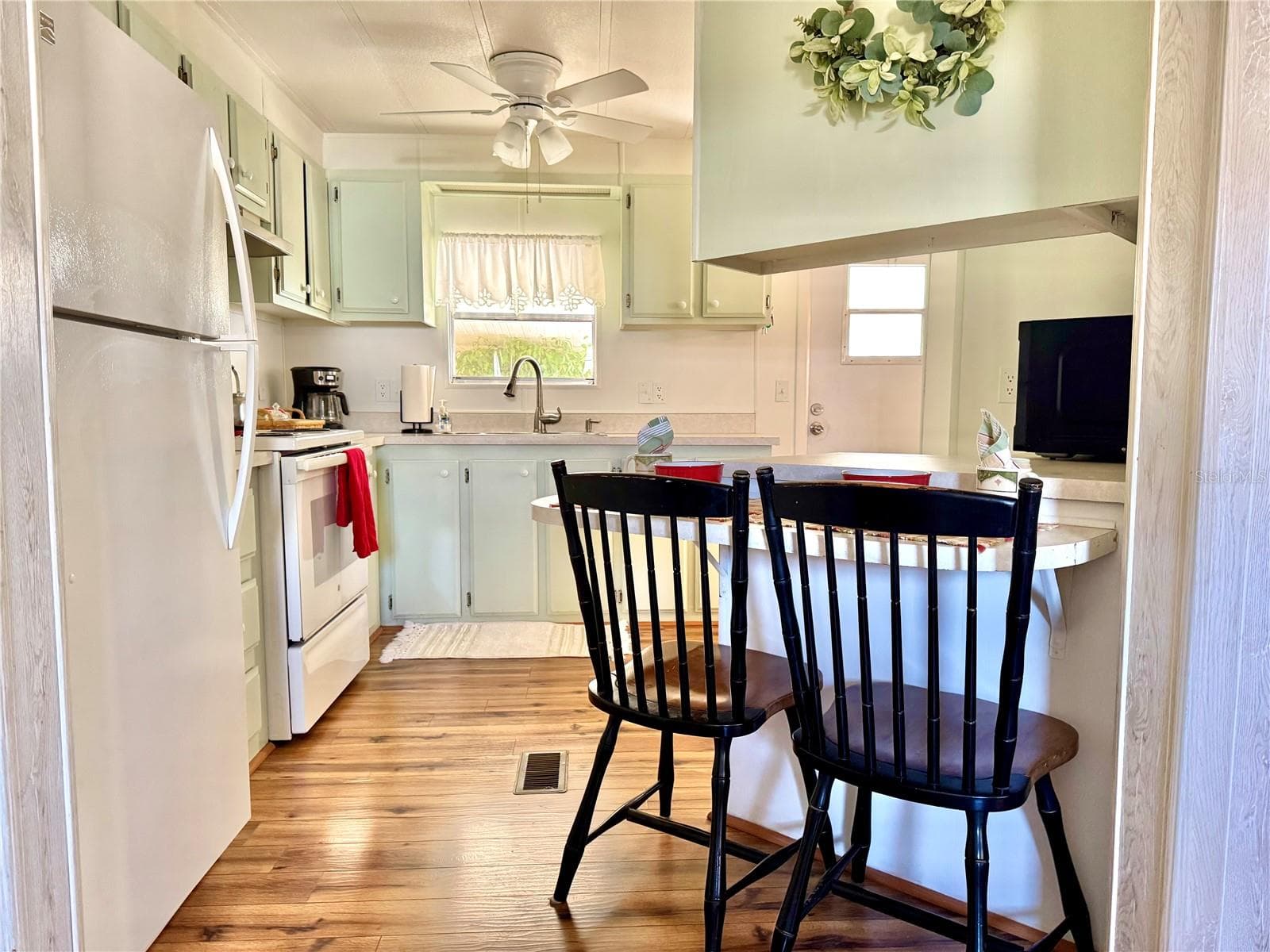Manufactured Home at 340 PEACE MNR, PALMETTO, photo 12 of 38