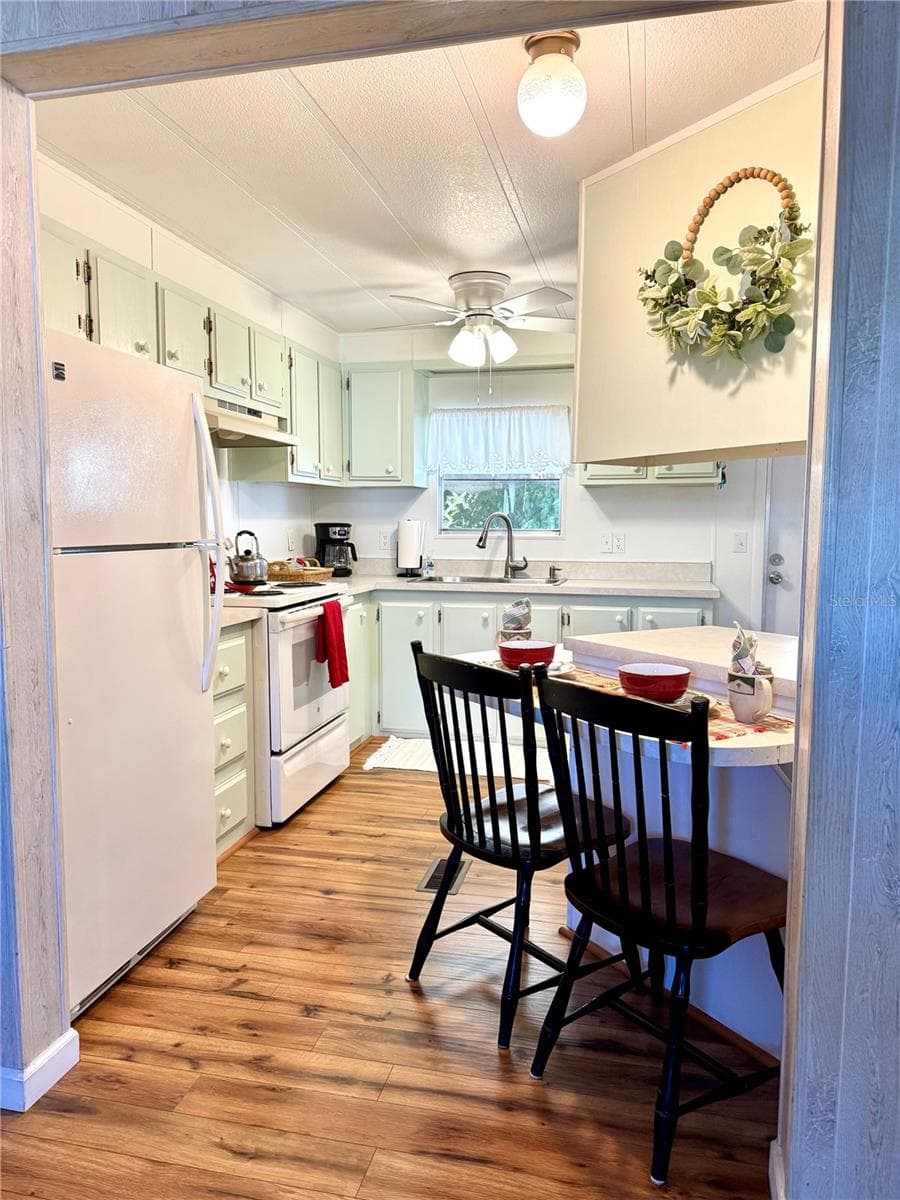 Manufactured Home at 340 PEACE MNR, PALMETTO, photo 13 of 38