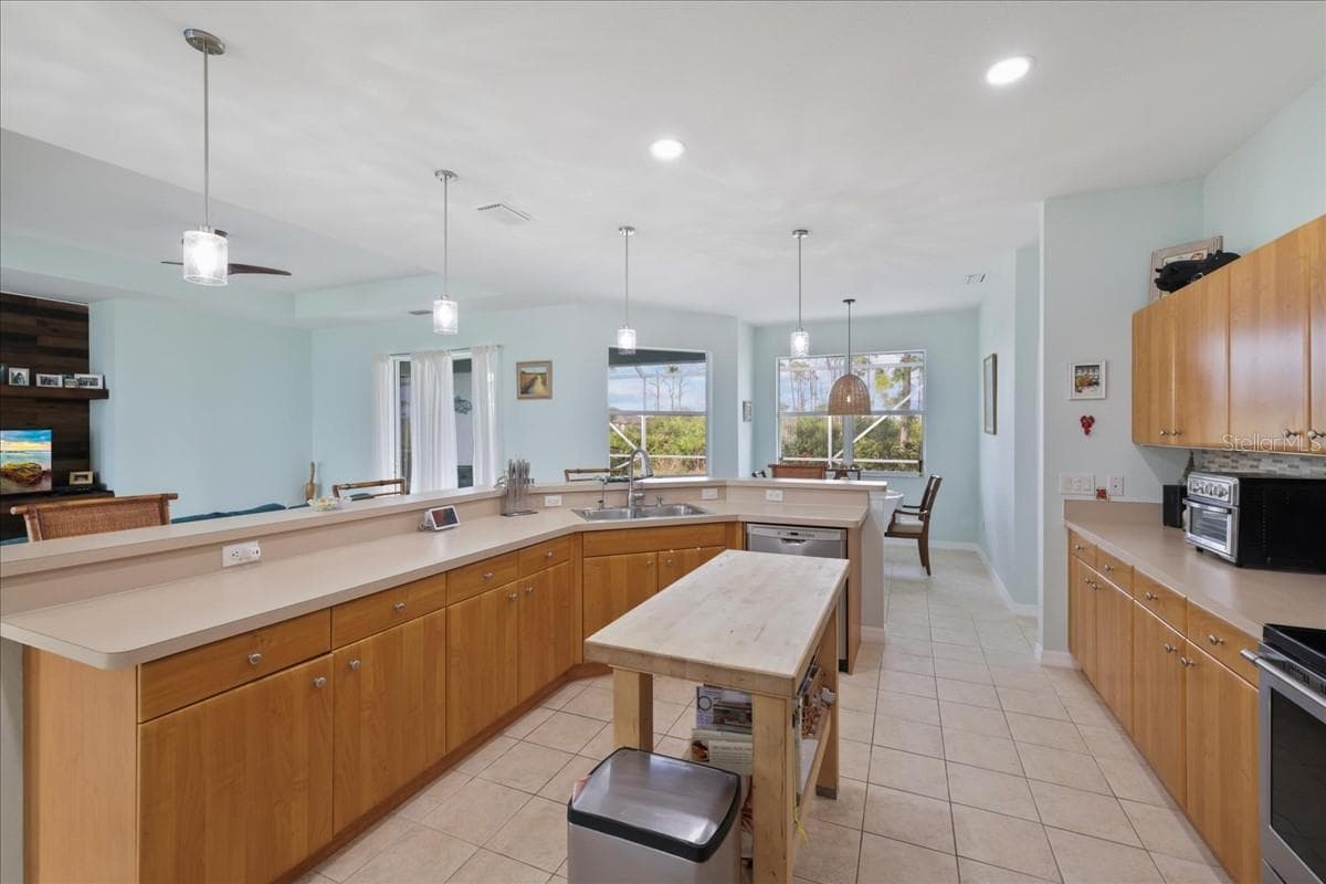 Single Family Residence at 8 ABAFT PL, PLACIDA, photo 11 of 45