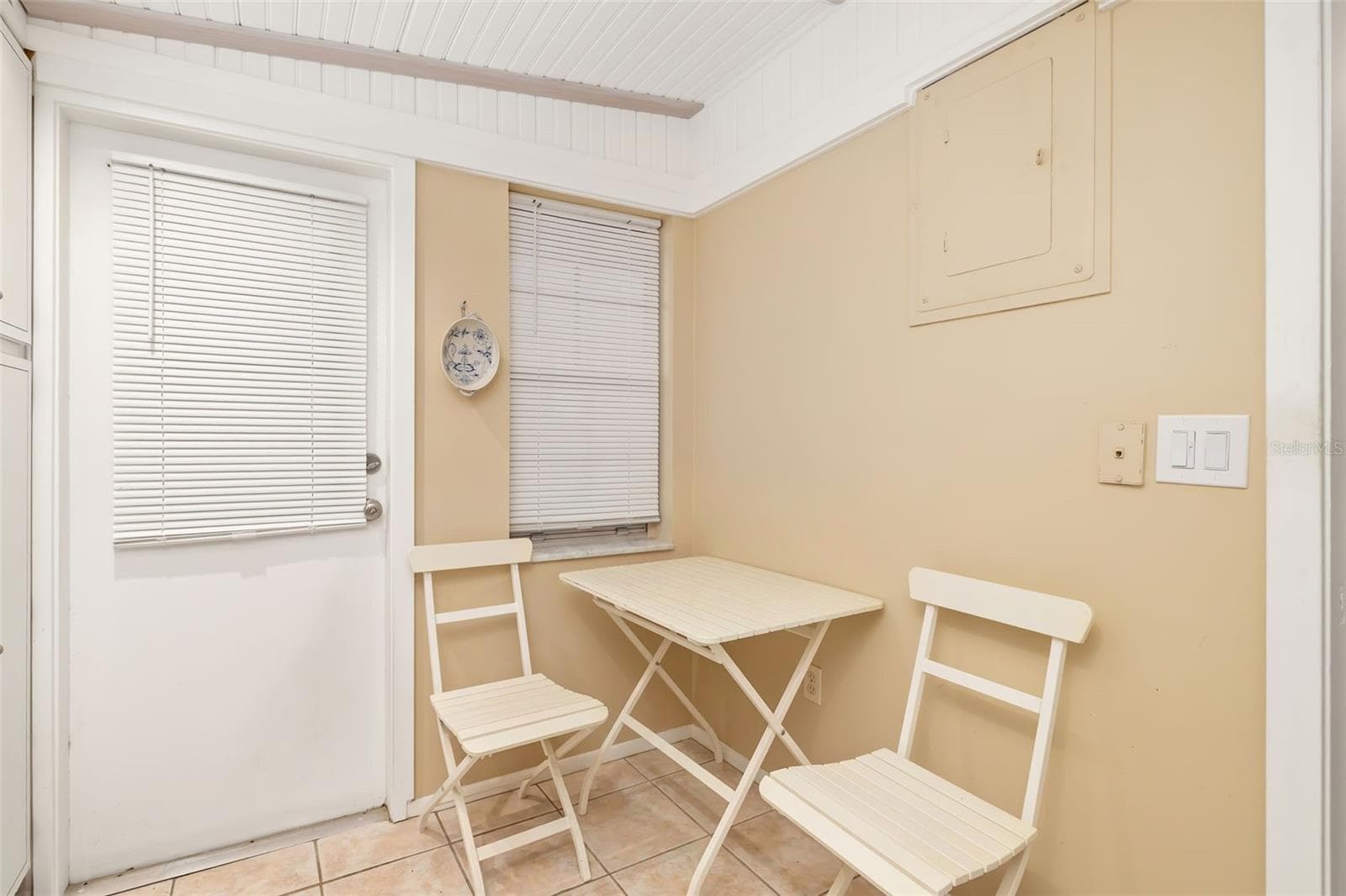 Condominium at 7461 W COUNTRY CLUB DR #404, SARASOTA, photo 15 of 48