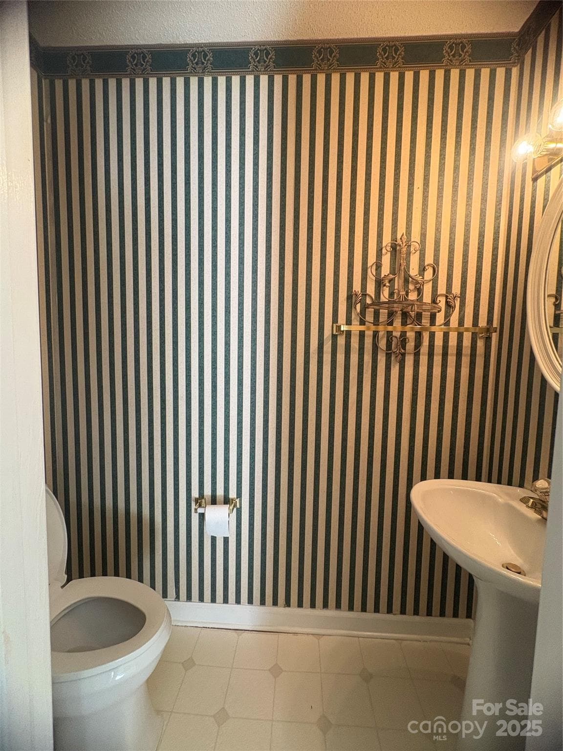 Downstairs Half Bath - Charlotte