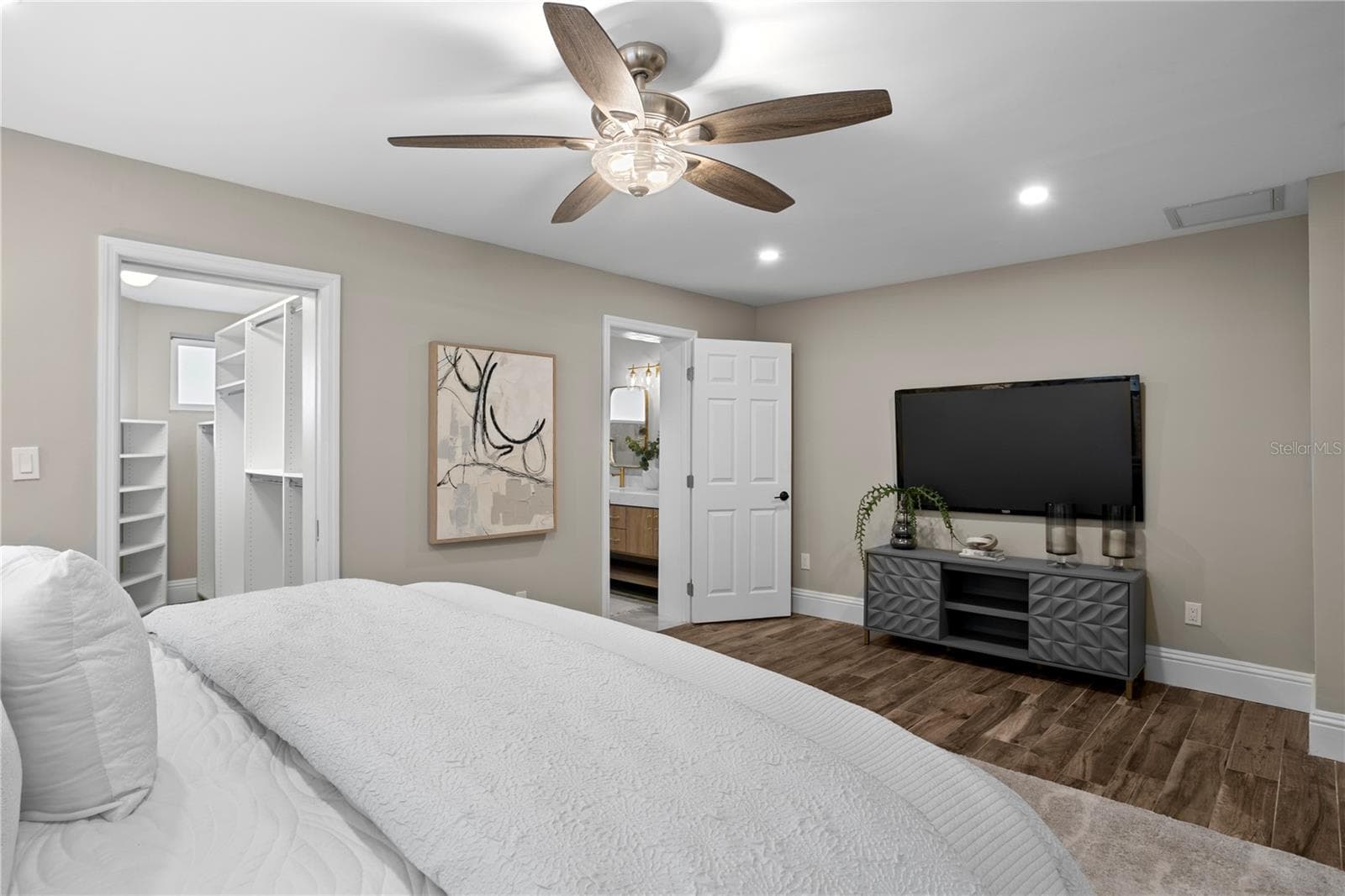 Single Family Residence at 1320 52ND AVE NE, ST PETERSBURG, photo 26 of 92