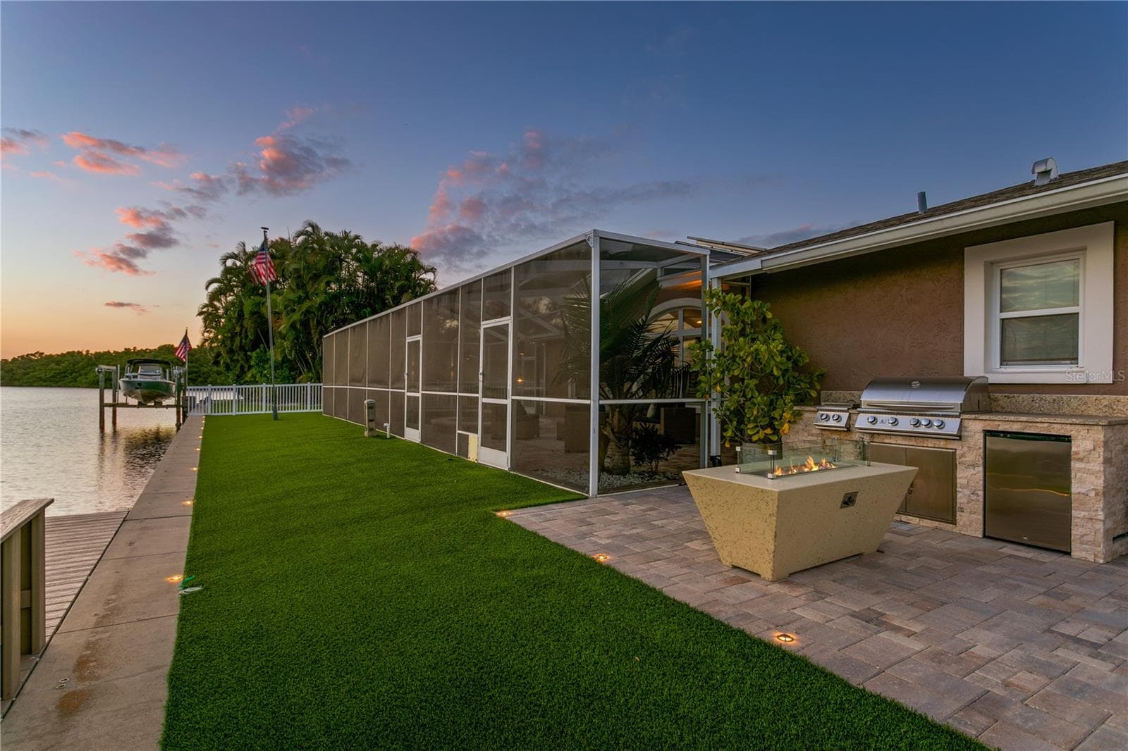 Single Family Residence at 1320 52ND AVE NE, ST PETERSBURG, photo 67 of 92