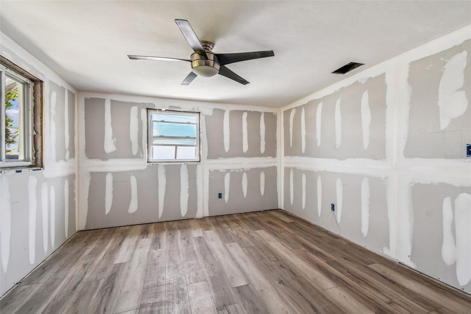 Single Family Residence at 13603 ALLYN DR, HUDSON, photo 26 of 81