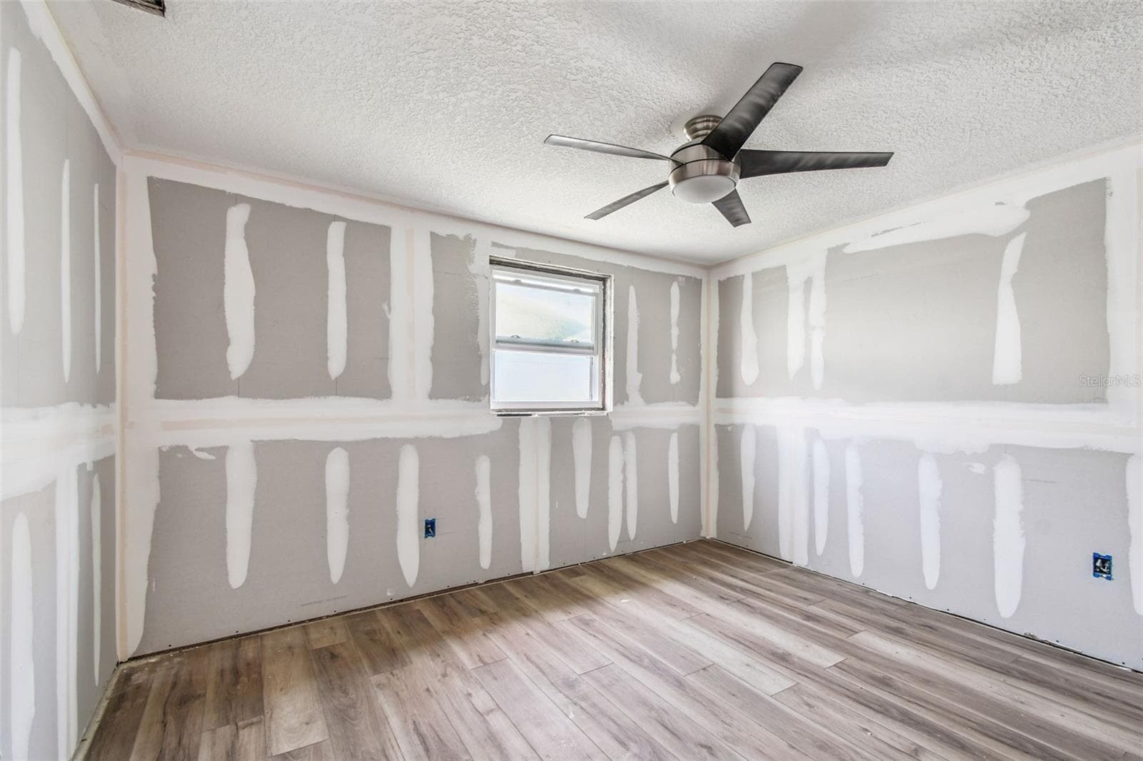 Single Family Residence at 13603 ALLYN DR, HUDSON, photo 29 of 81
