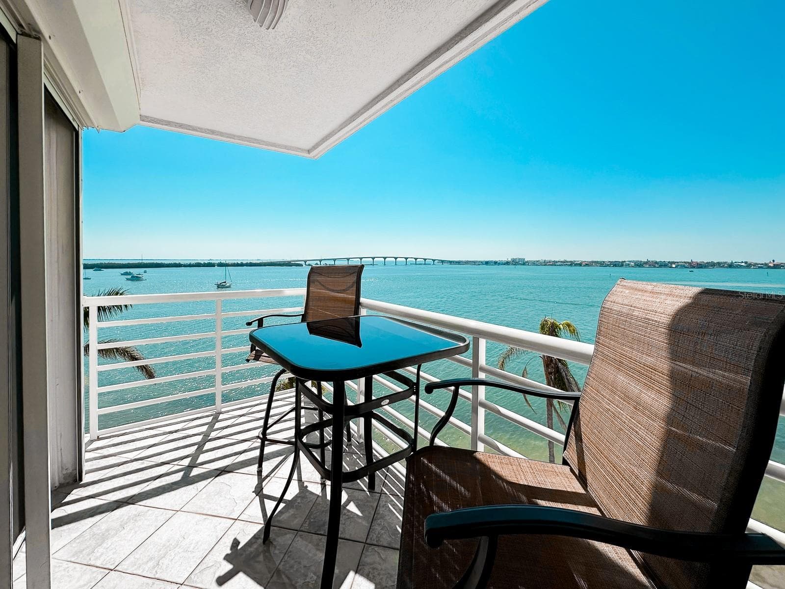 Condominium at 6105 BAHIA DEL MAR CIR #682, ST PETERSBURG, photo 23 of 35