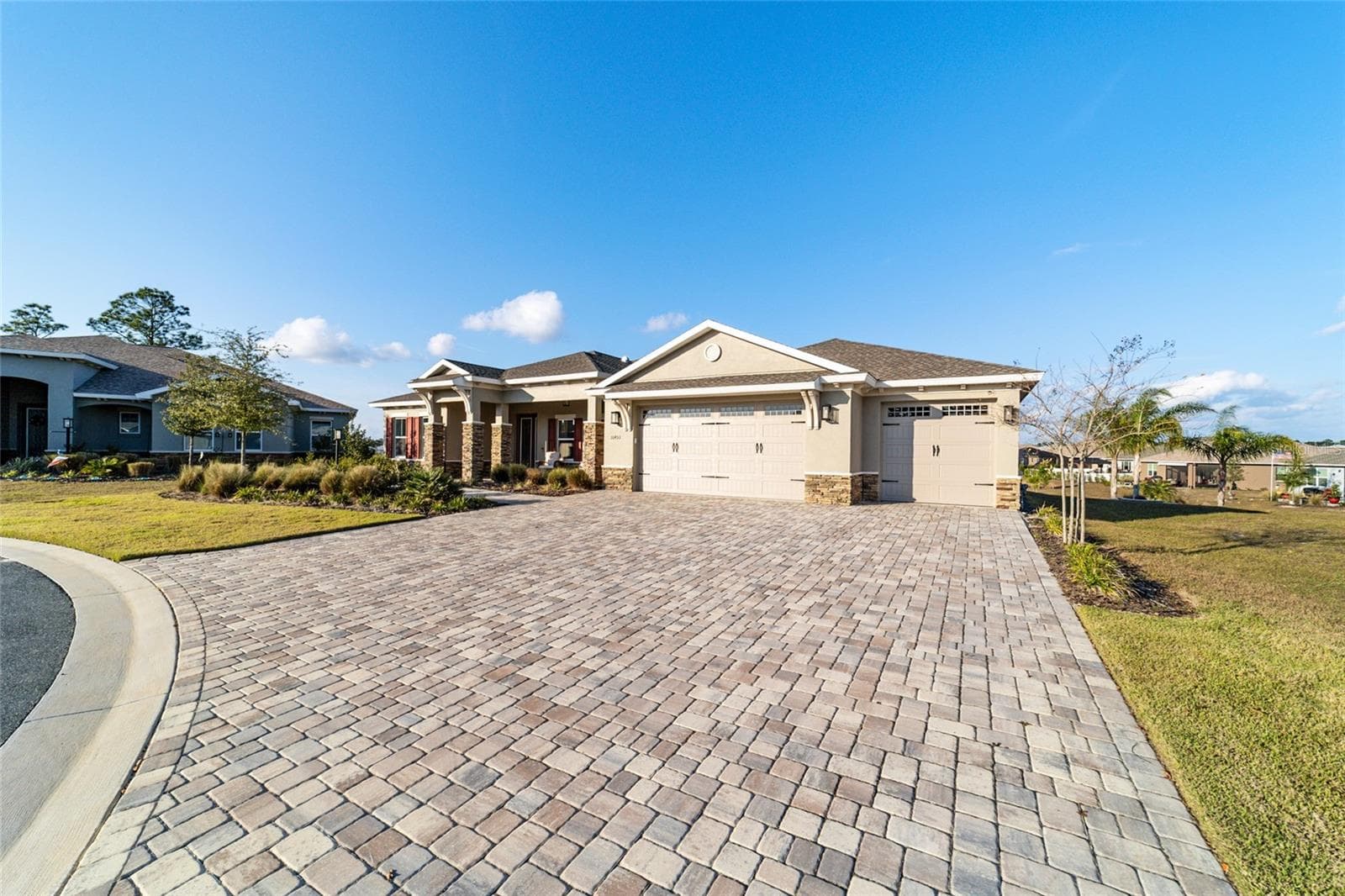 Large Brick Pavers Driveway - 10453 SW 99TH LN, OCALA
